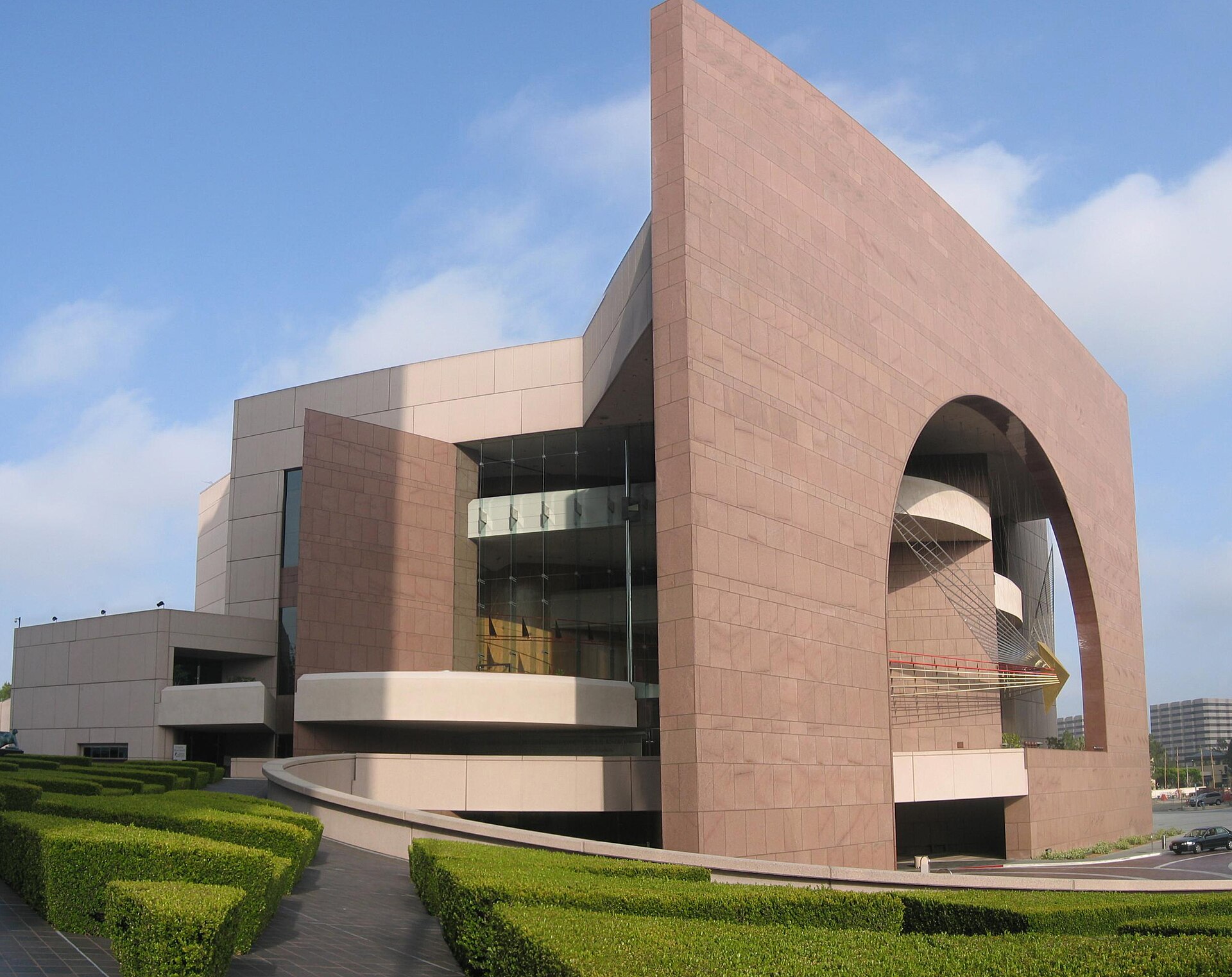 Segerstrom Hall in Costa Mesa, photographed in 2007 by Buchanan-Hermit